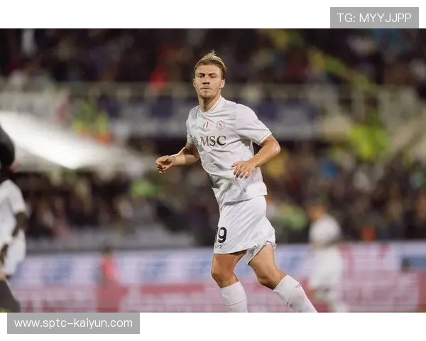 孔蒂指挥那不勒斯暂登顶，意甲与法甲战术交流